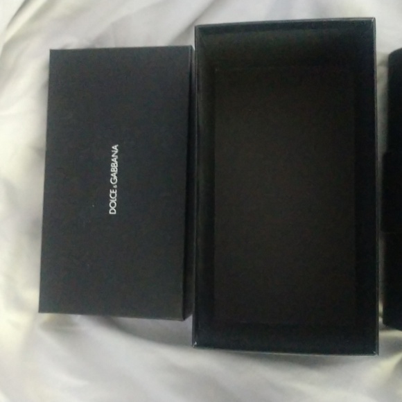Dolce & Gabbana Sunglass case - Picture 14 of 16
